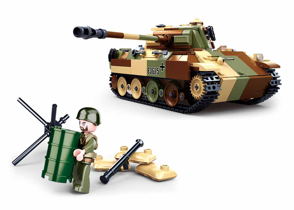 B0859 WW2 MEDIUM TANK 725 PCS C12