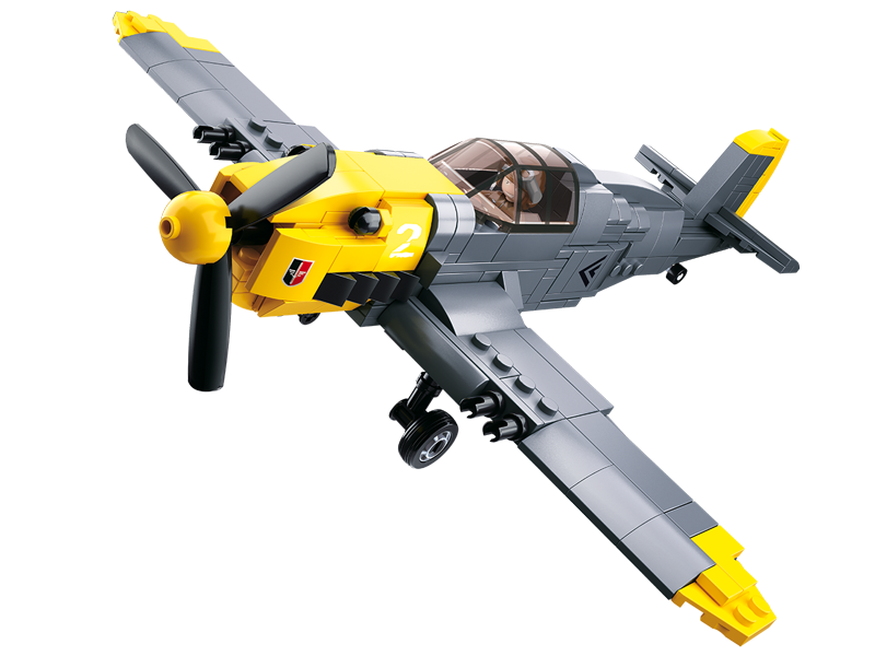 B0692 WW2 PLANE MESSERSCHMITT BF 109, a meticulously crafted replica that pays homage to the iconic aircraft of World War II